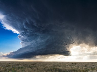 16.05.2016 Schöne LP-Superzelle mit fettem Aufwind in der nähe von Dumas im Texas Panhandel.