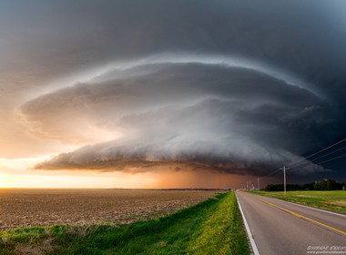 21.05.2016 Massive Superzelle am Abend in der nähe von Leoti, Kansas.