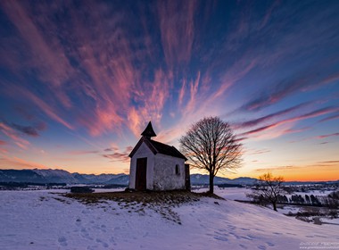 19.01.2019 Die Kappel Aidling mit Abendrot.