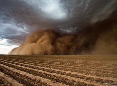 05.06.2019 Massiver Starubtsrum vor einem Gewitter in der nähe von Lubbock, Texas.