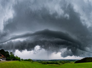 15.05.2018 Fetter Shelfcloud Aufzug bei Wipoldsried im Allgäu.