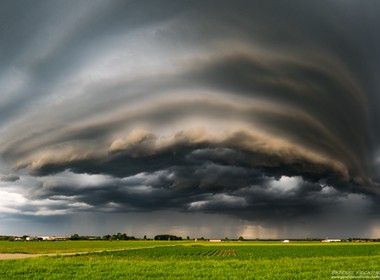 28.05.2018 Schöne hochbasige Shelfcloud in der nähe von Hurlach im Landkreis Landsberg.