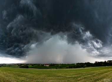 21.06.2018 Böenfront mit massivem Kern bei Isen im Landkreis Eberserg.